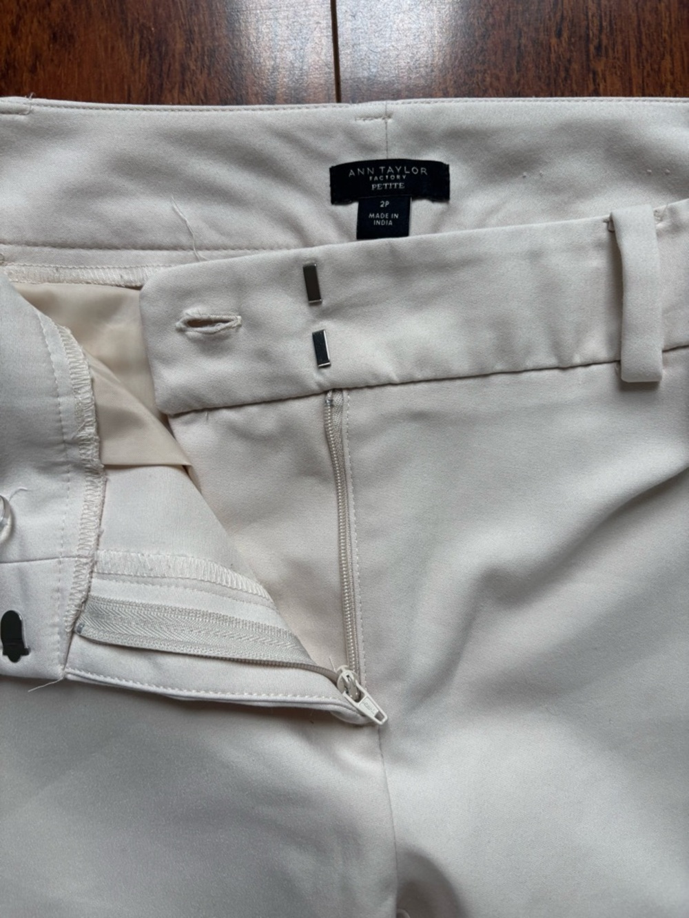 Ann Taylor Cream Pants - Picture 2 of 12
